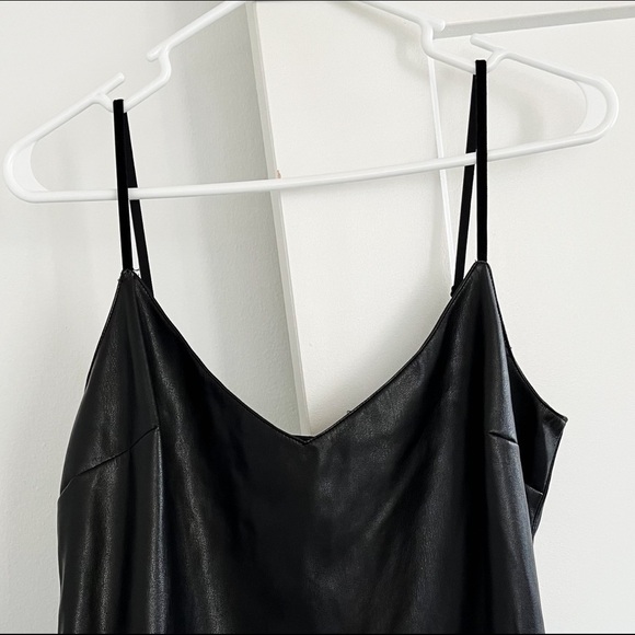 BB Dakota Dress Faux Leather Turn Up The Volume Sleeveless Mini Dress NWT Medium - Picture 5 of 8